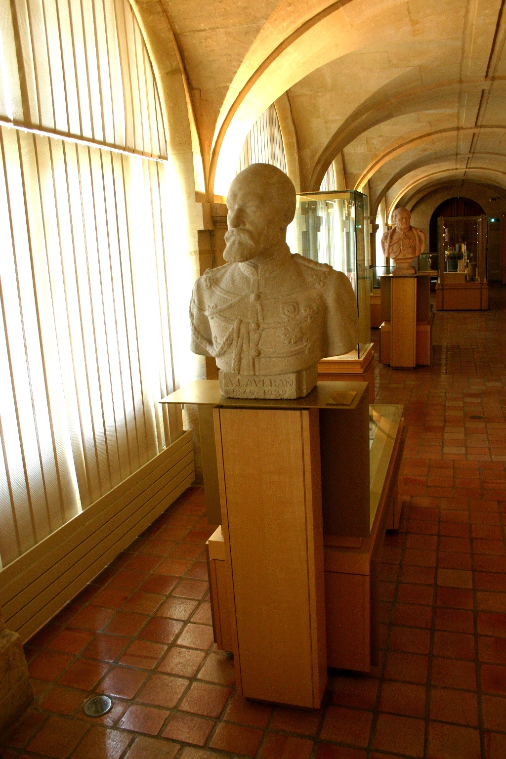 Alphonse Laveran's bust, Val-de-Grâce, Paris - 01.JPG